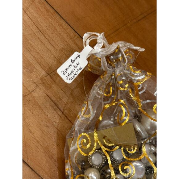 Mystery Jewelry Bag - Prom Formal Fancy Regency Silver Pearls - Picture 3 of 6